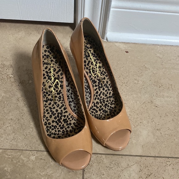 2 for $20 Jessica Simpson Nude Patent Leather Peep Toe Heels 4” - Picture 2 of 8